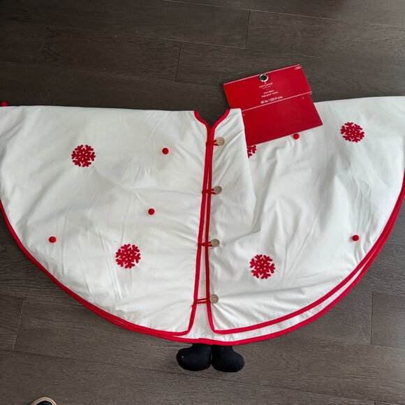 NEW Christmas Tree Fabric Skirt Santa Red and White Round 48 inches Buttons - Picture 4 of 8